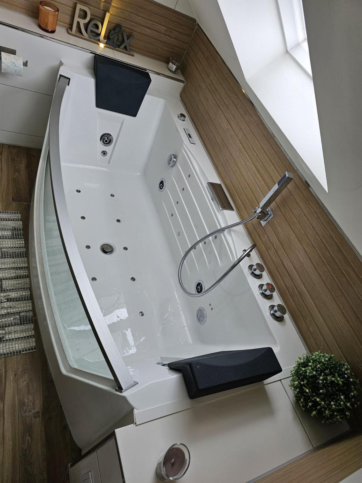 Tautraum Suite Mit Whirlpool Und Gruenem Ausblick Вильгельмсхафен Экстерьер фото